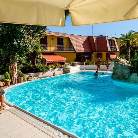 Hotel Bristol Белларія-Іджеа-Марина Екстер'єр фото