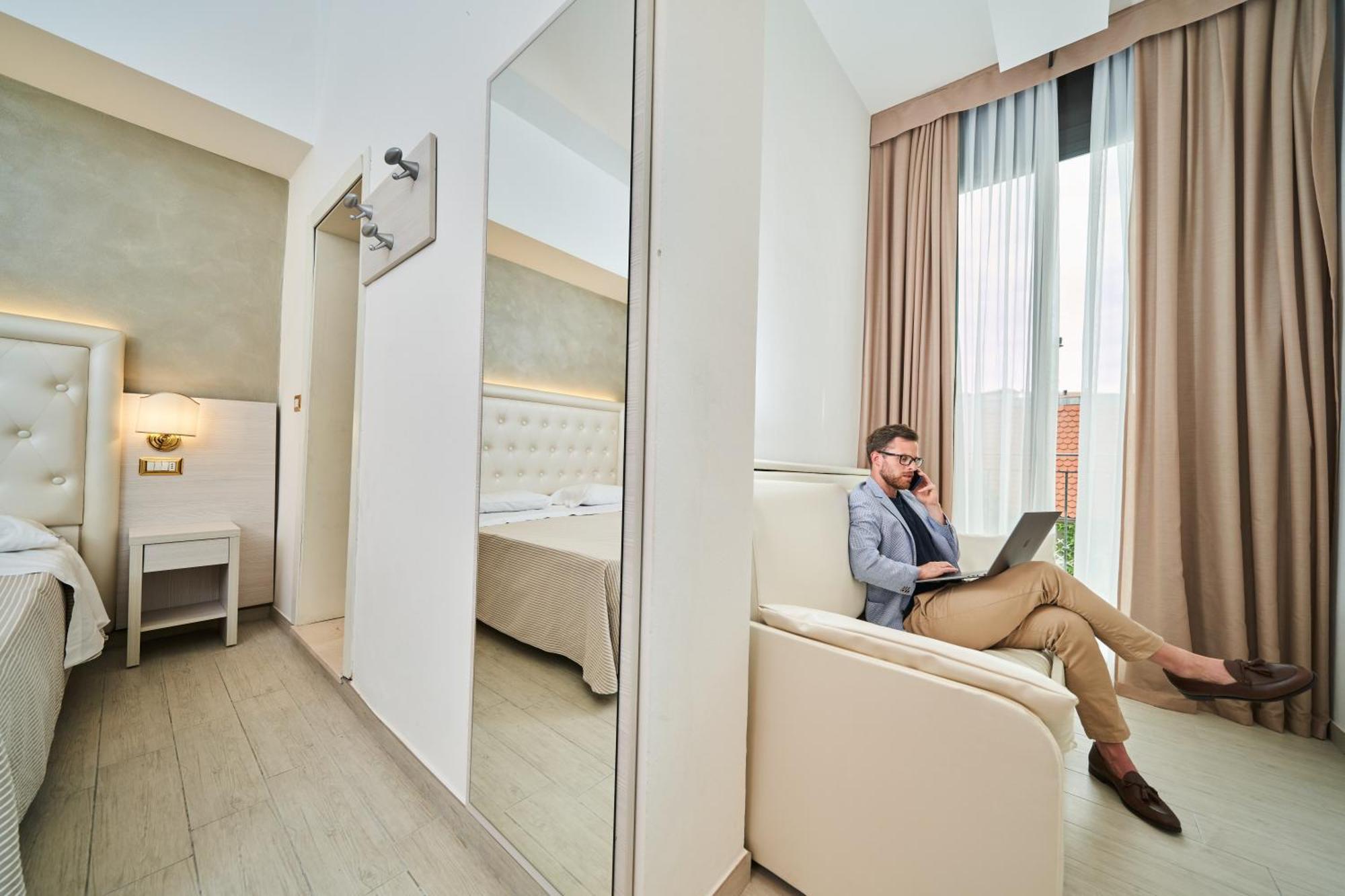 Hotel Bristol Белларія-Іджеа-Марина Екстер'єр фото