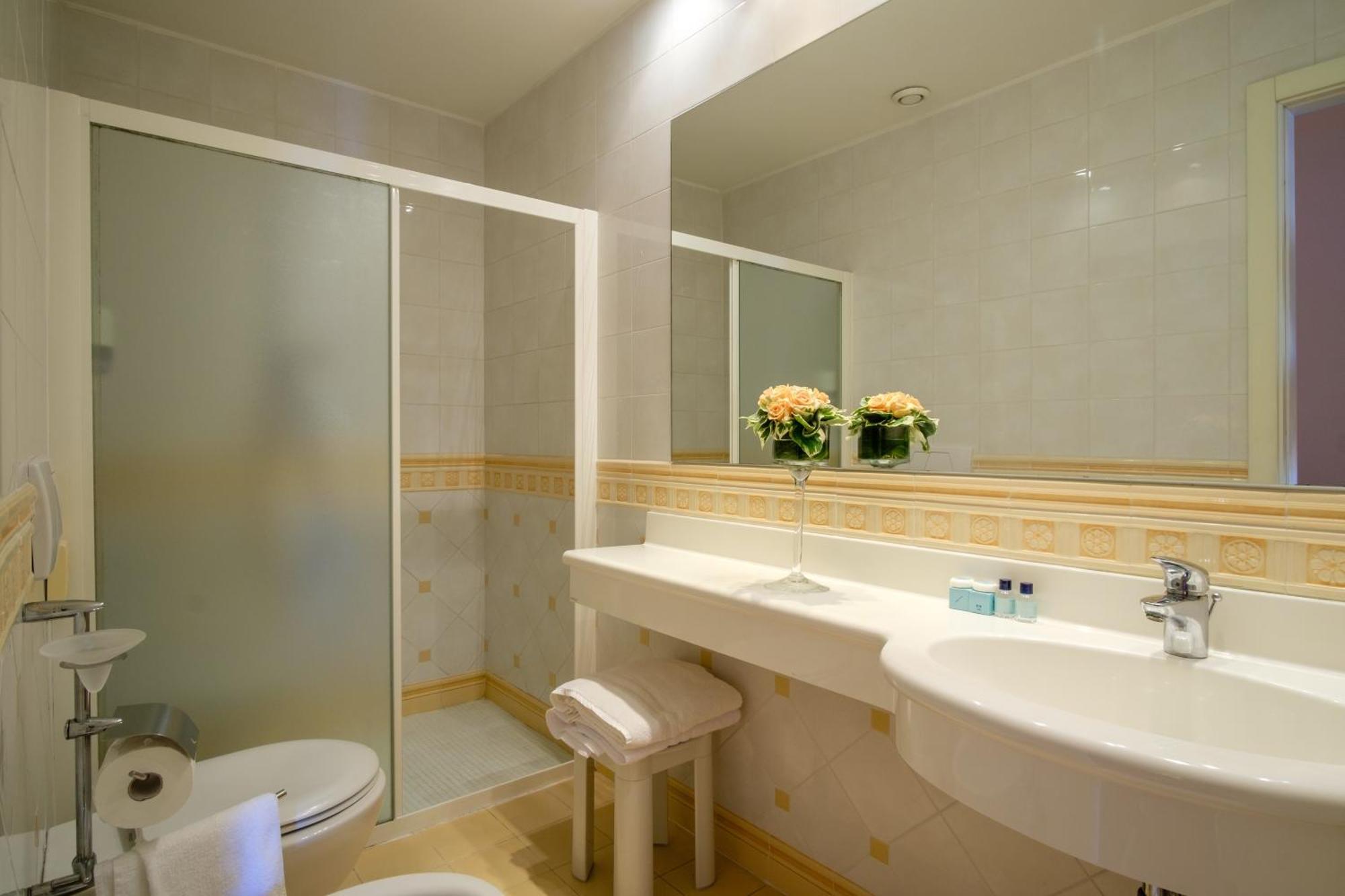 Hotel Bristol Белларія-Іджеа-Марина Екстер'єр фото